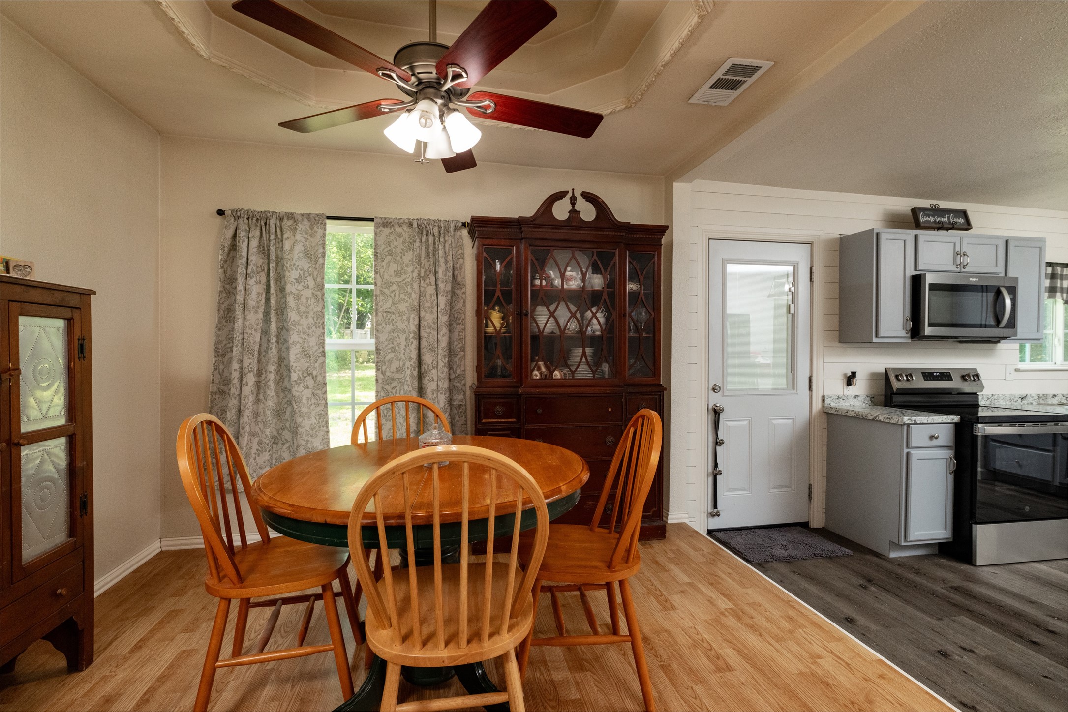 812 Denton Drive Euless TX 76039