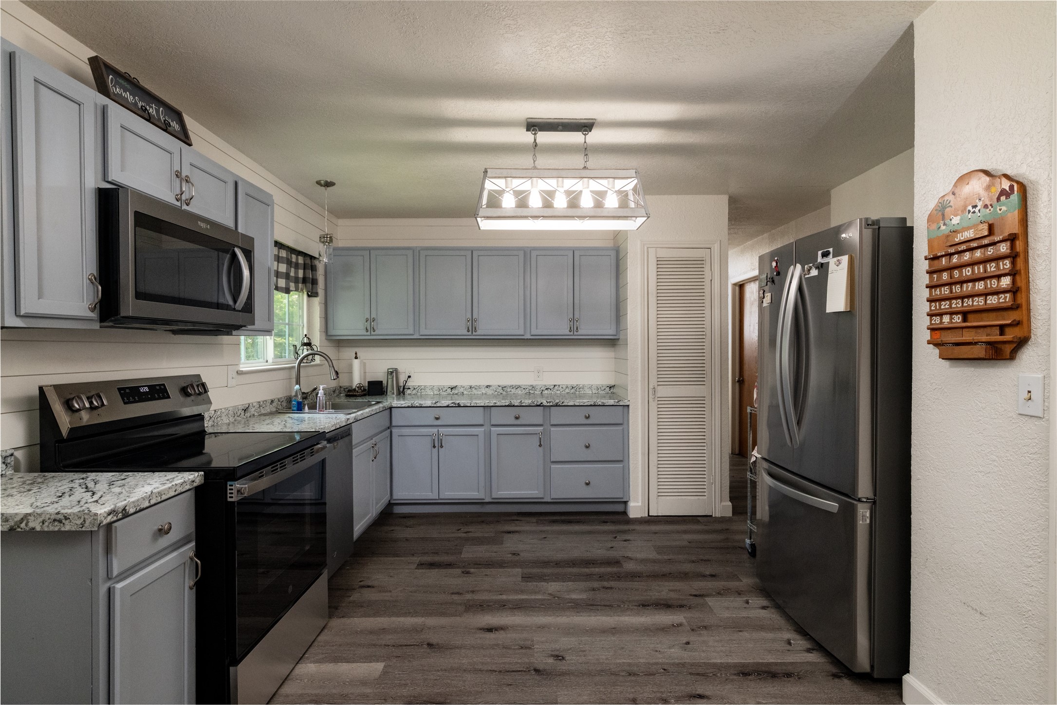 812 Denton Drive Euless TX 76039