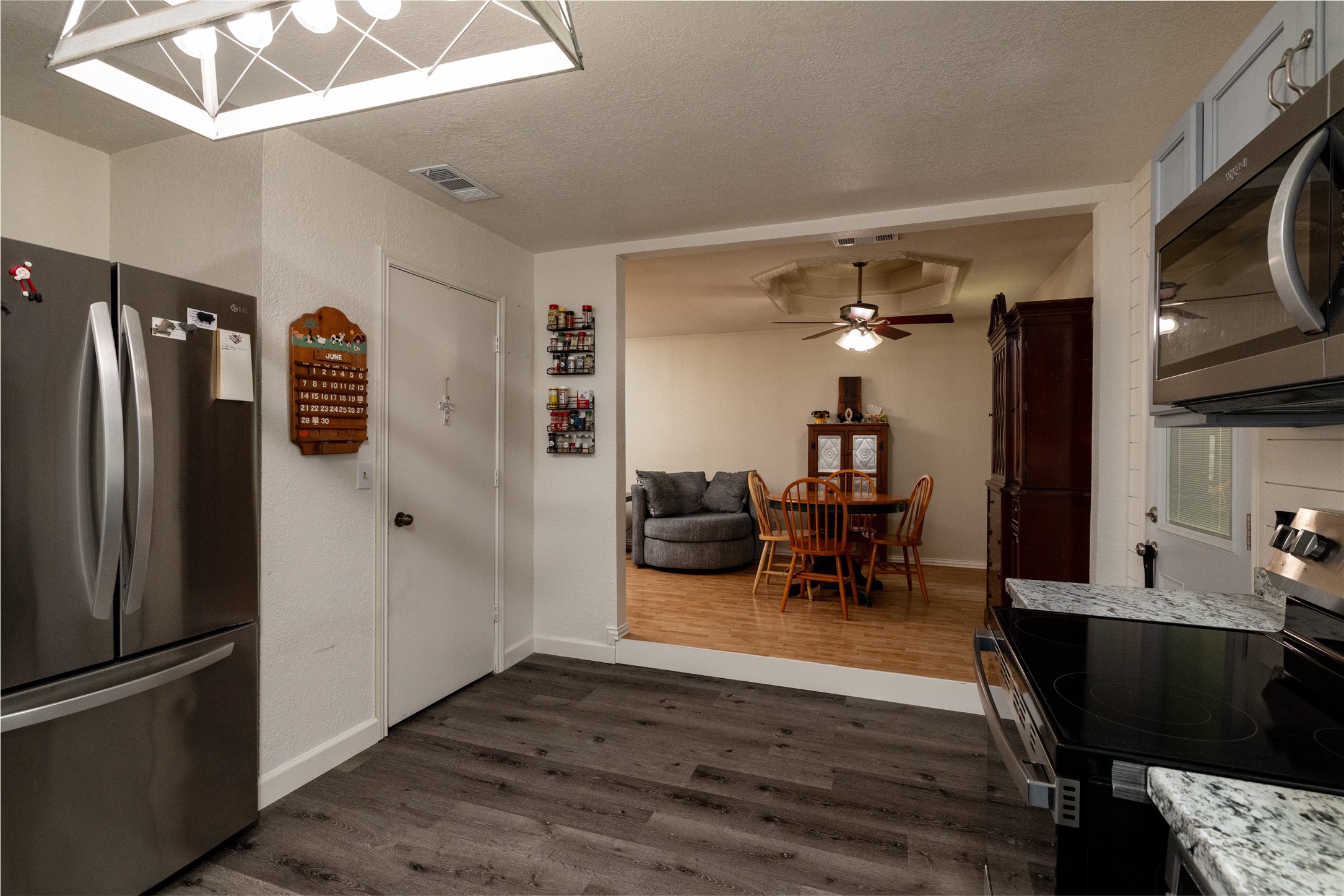 812 Denton Drive Euless TX 76039