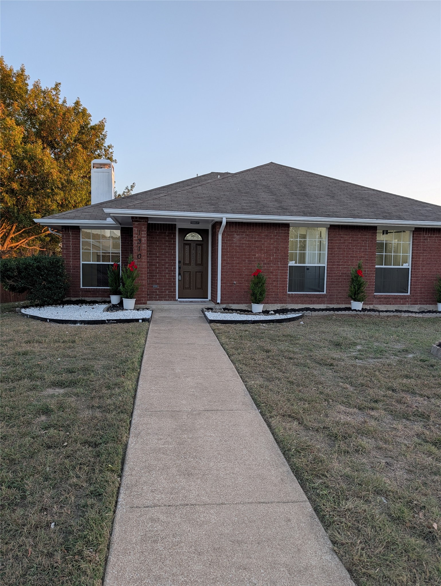 1310 Rosewood Lane Lancaster TX 75146