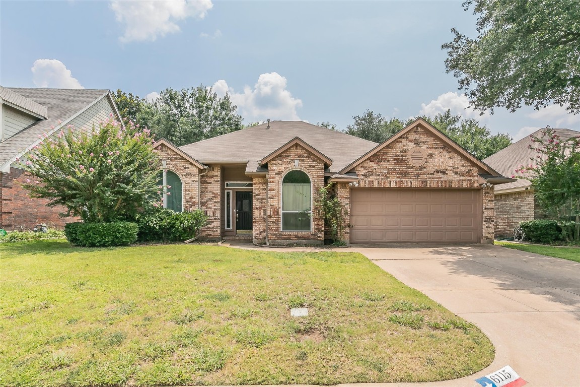 6115 Pinwood Circle Arlington TX 76001