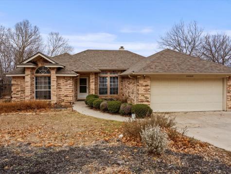 10304 Gray Oak Lane Fort Worth TX 76108