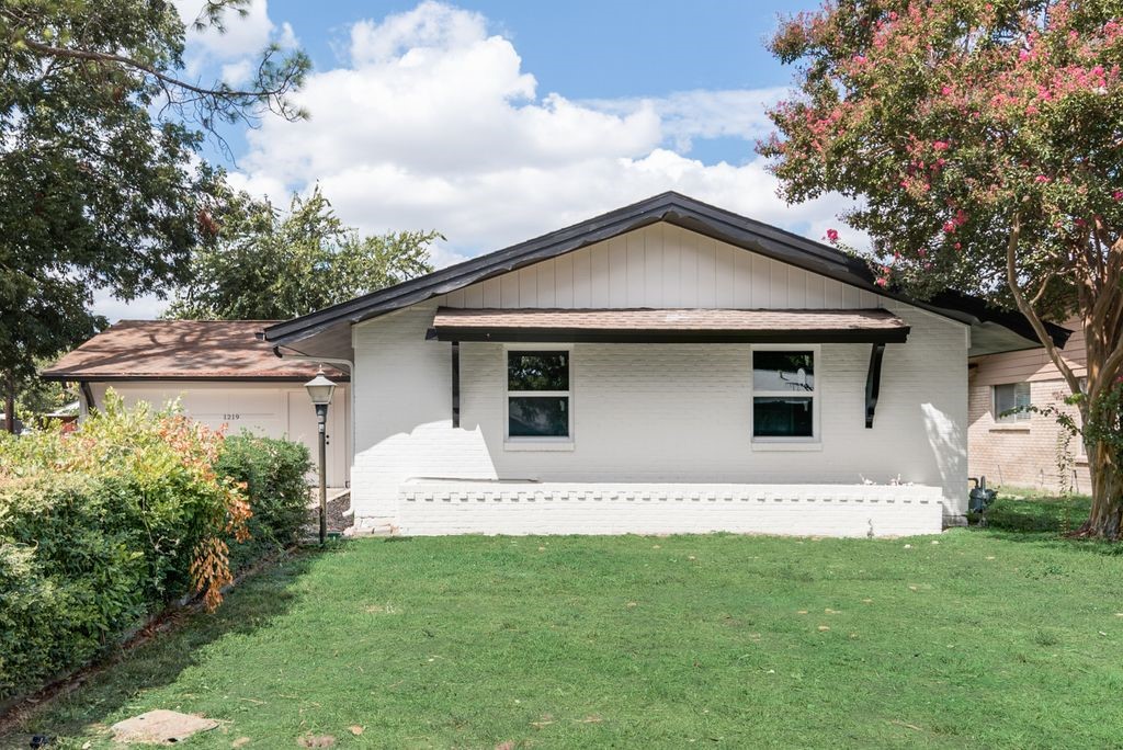 1219 Belclaire Lane Irving TX 75060