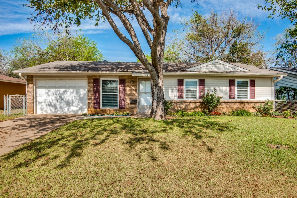 1019 Briarwood Drive Lewisville TX 75067