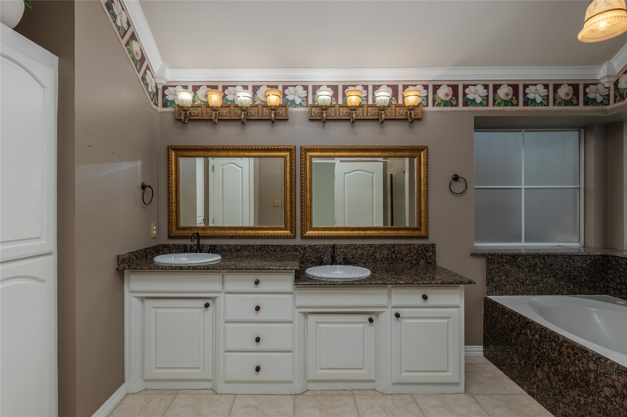 7613 Woodhaven Drive North Richland Hills TX 76182