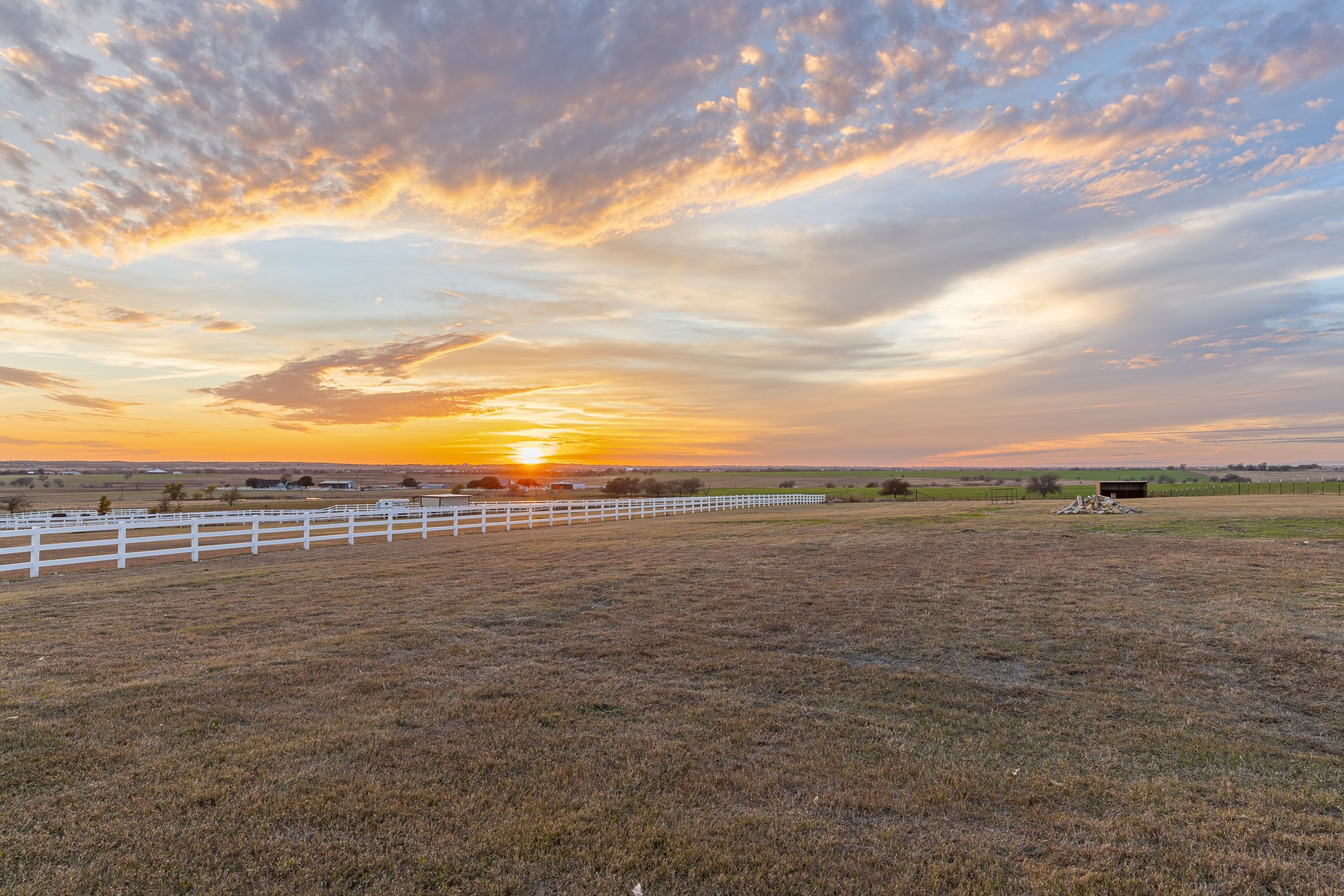 186 County Road 4430 Rhome TX 76078