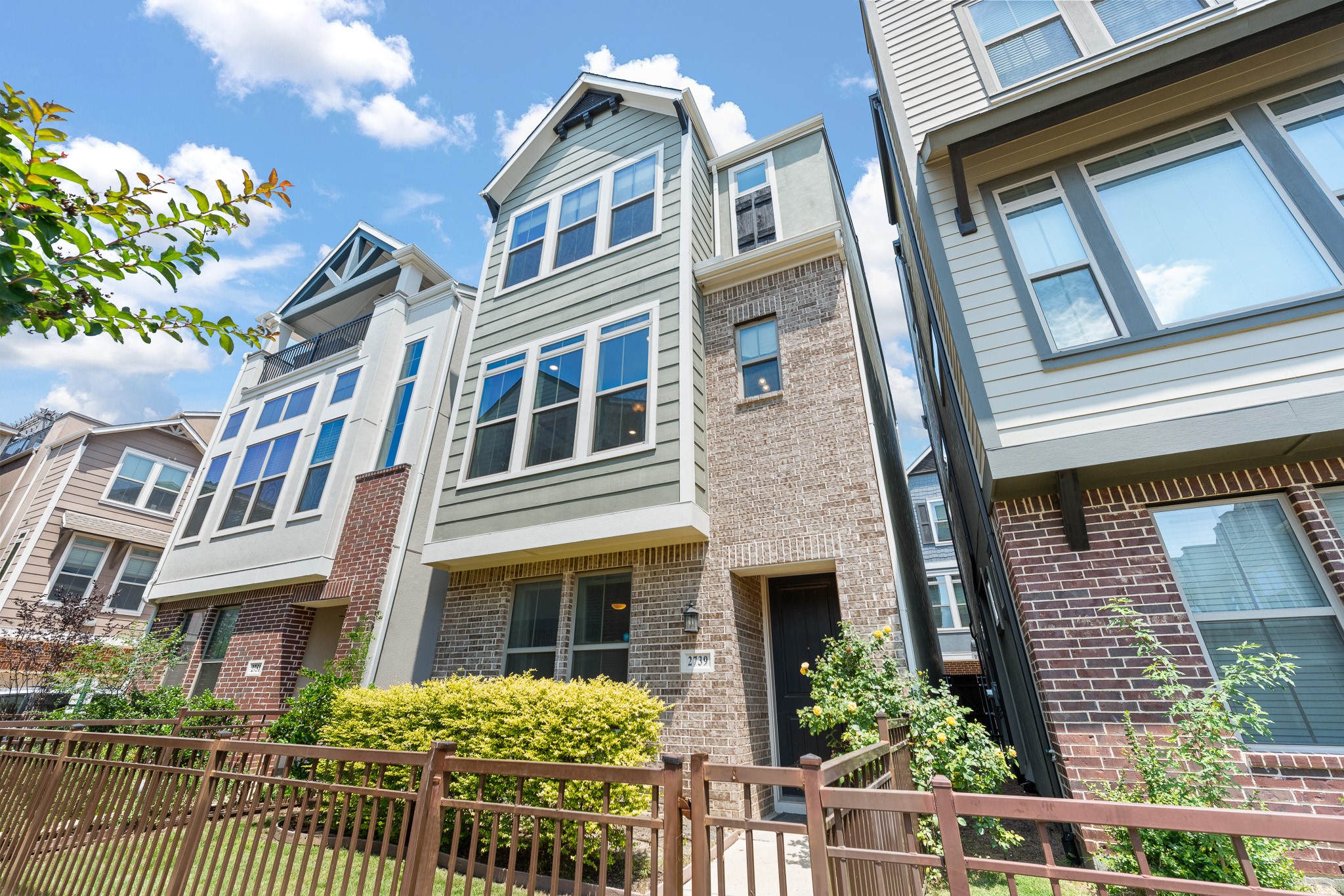 2739 Flowering Peach Lane Dallas TX 75212