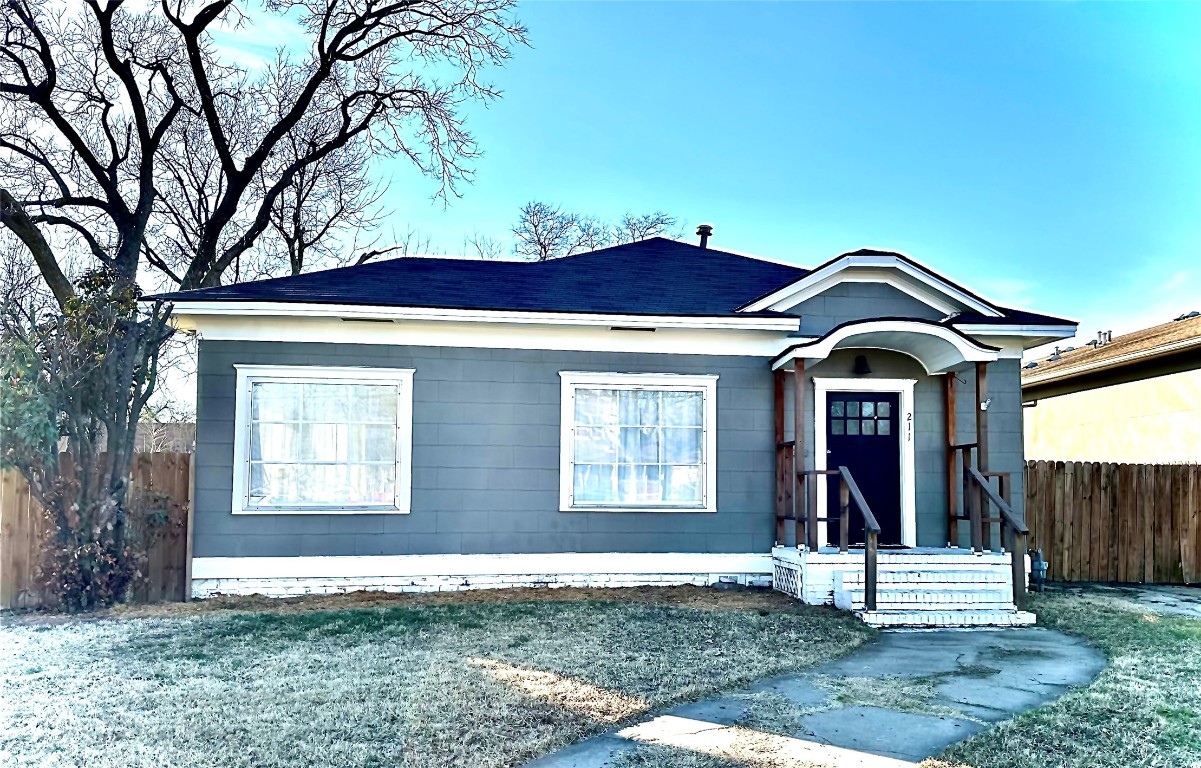 211 S Grand Avenue Gainesville TX 76240