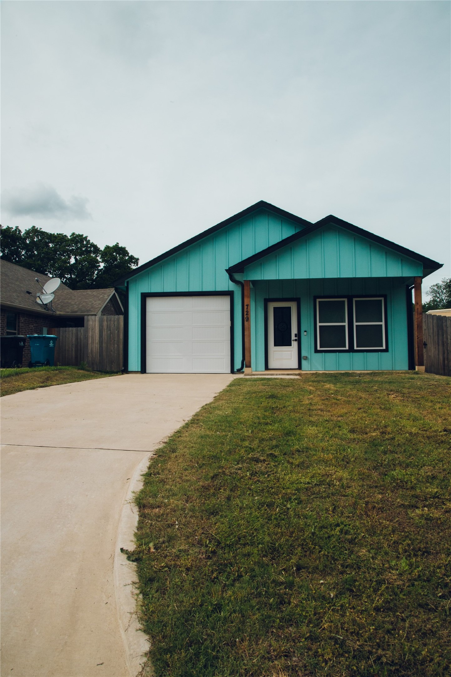 729 E Sears Street Denison TX 75021