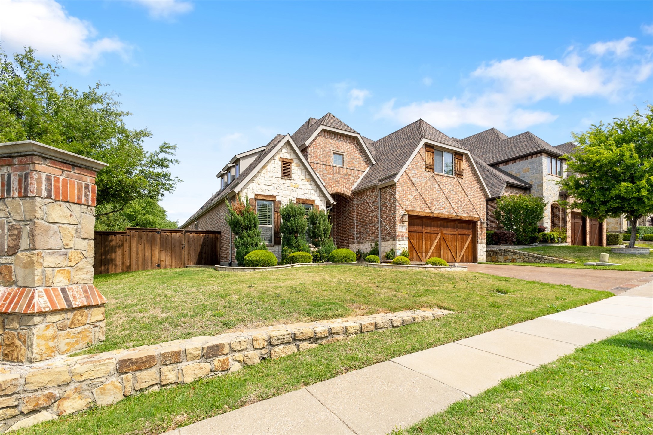 2131 N Hill Drive Irving TX 75038