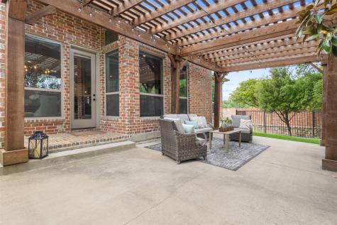 2131 N Hill Drive Irving TX 75038