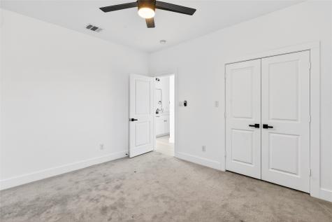 531 W Laureland Road Dallas TX 75232
