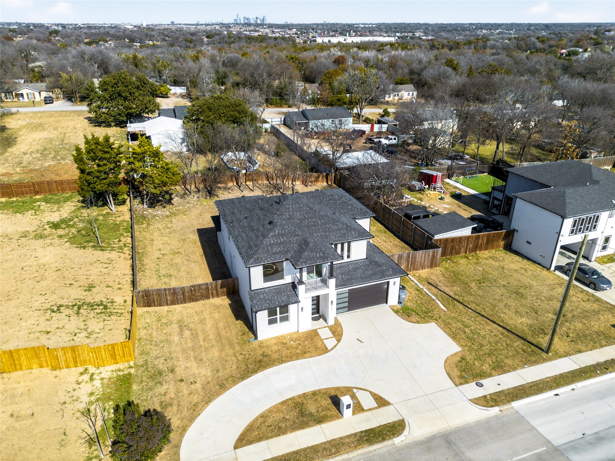 531 W Laureland Road Dallas TX 75232