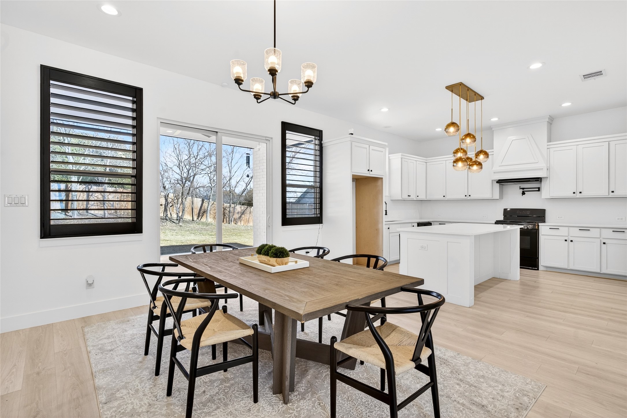 531 W Laureland Road Dallas TX 75232