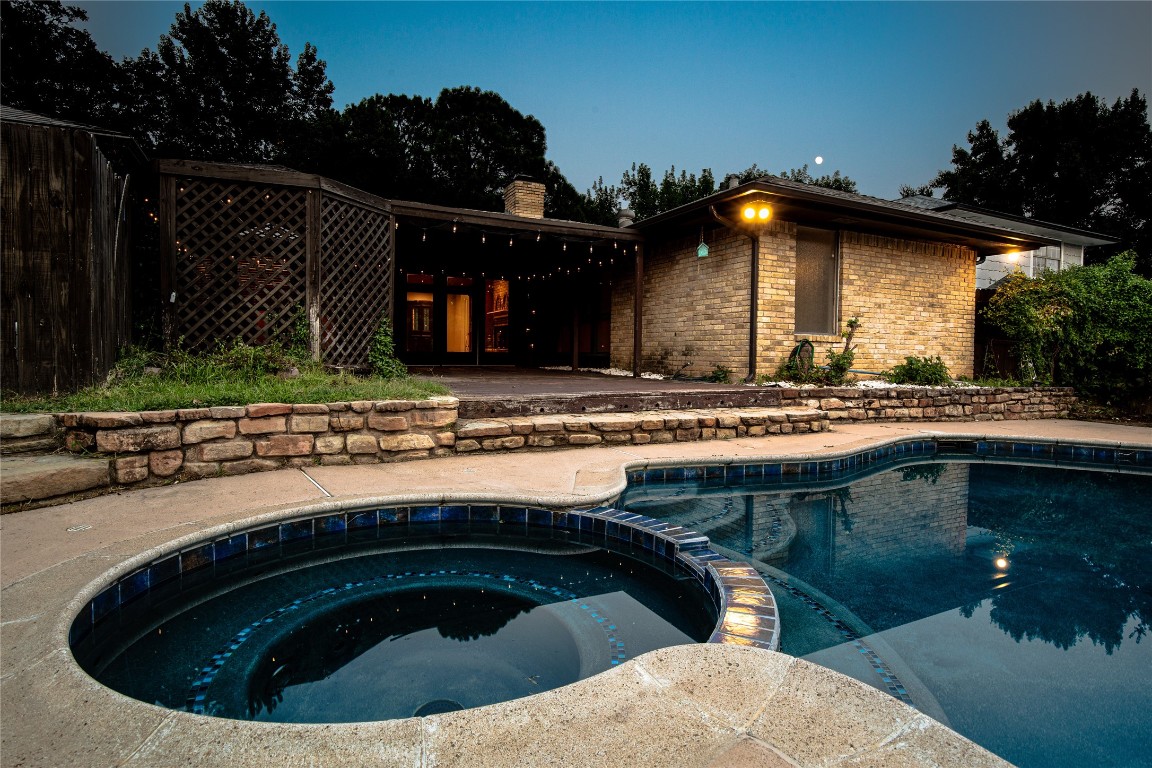 2 Whispering Vine Court Grapevine TX 76051