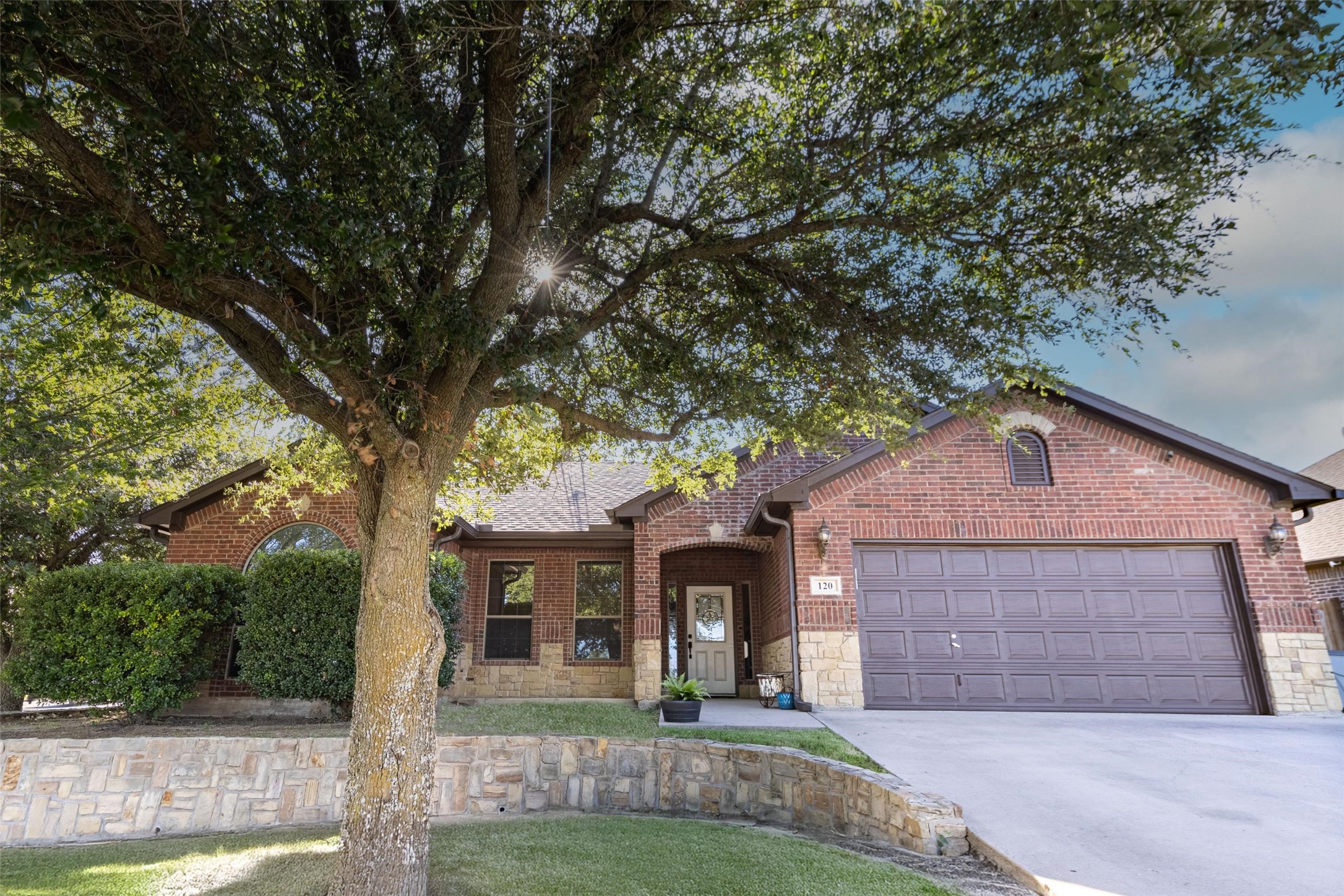 120 Hummingbird Weatherford TX 76088