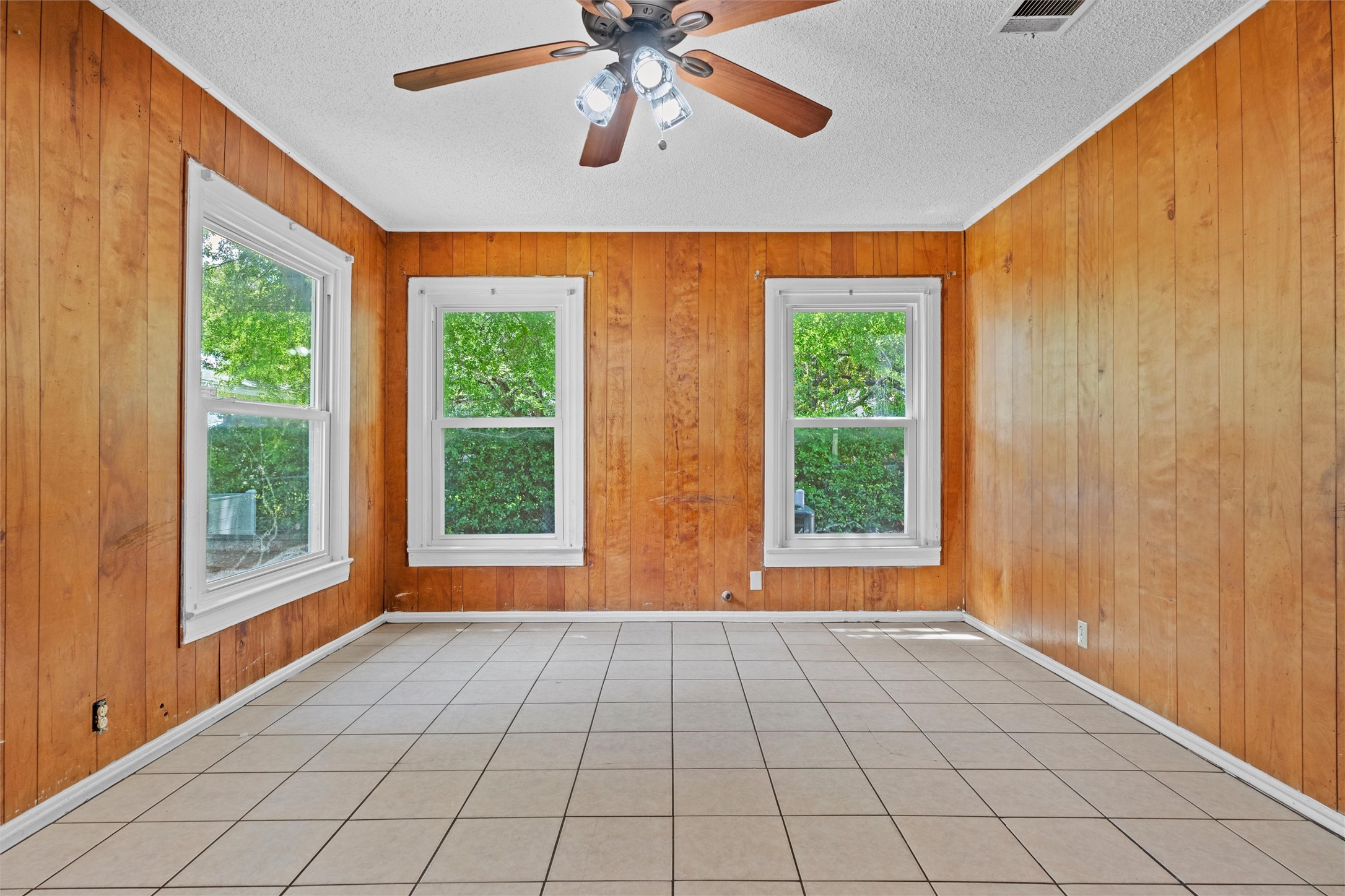 1015 Wilshire Boulevard Arlington TX 76012