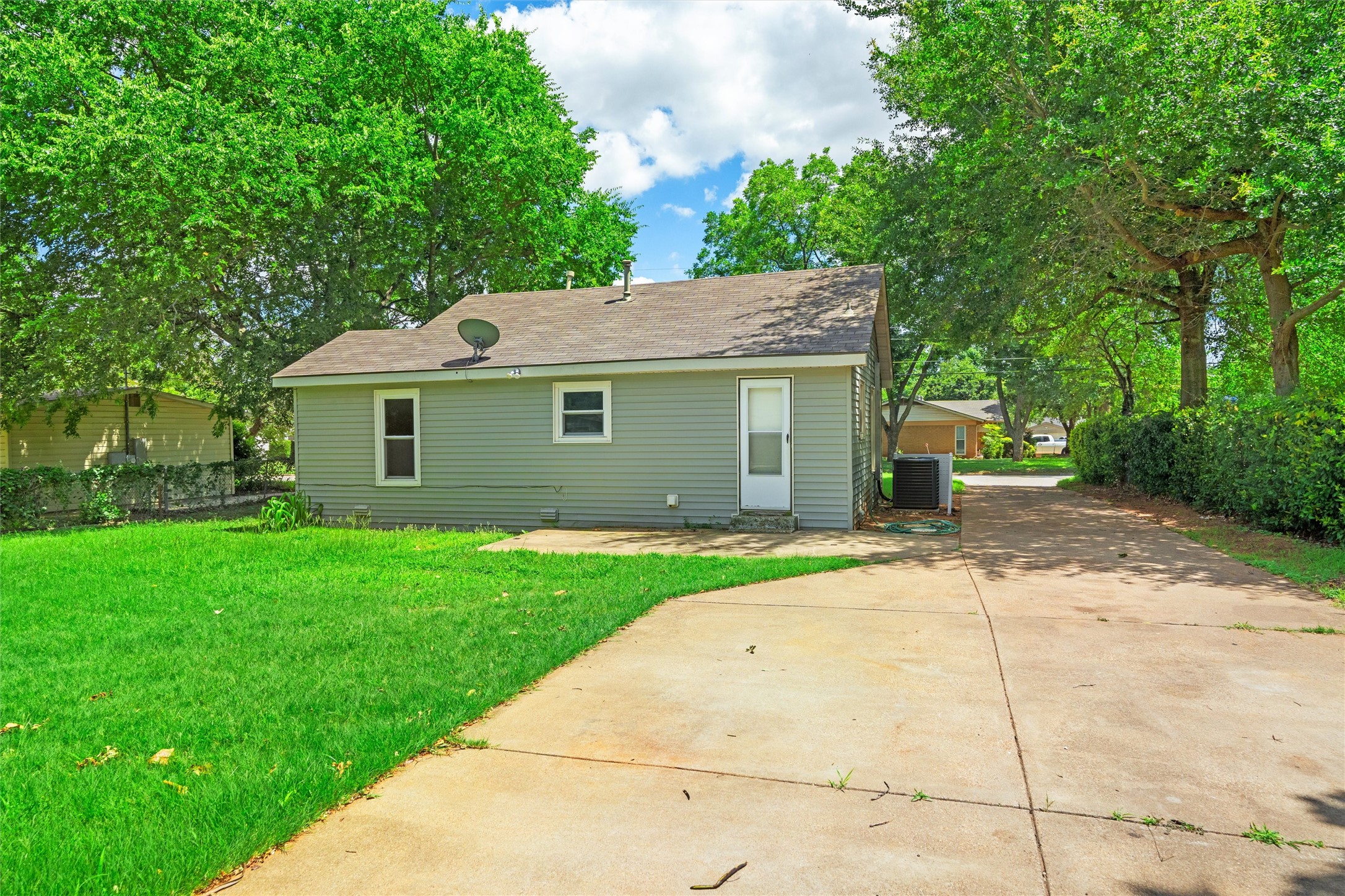 1015 Wilshire Boulevard Arlington TX 76012