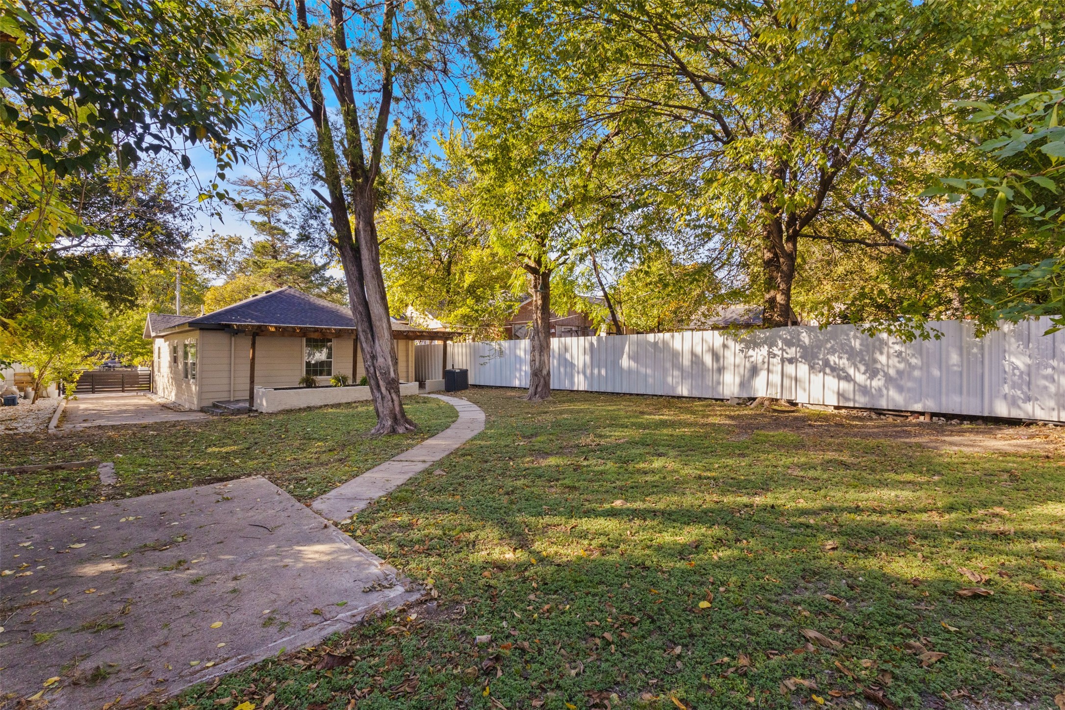 922 S Windomere Avenue Dallas TX 75208