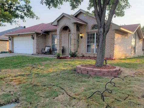 129 Canterbury Drive Saginaw TX 76179