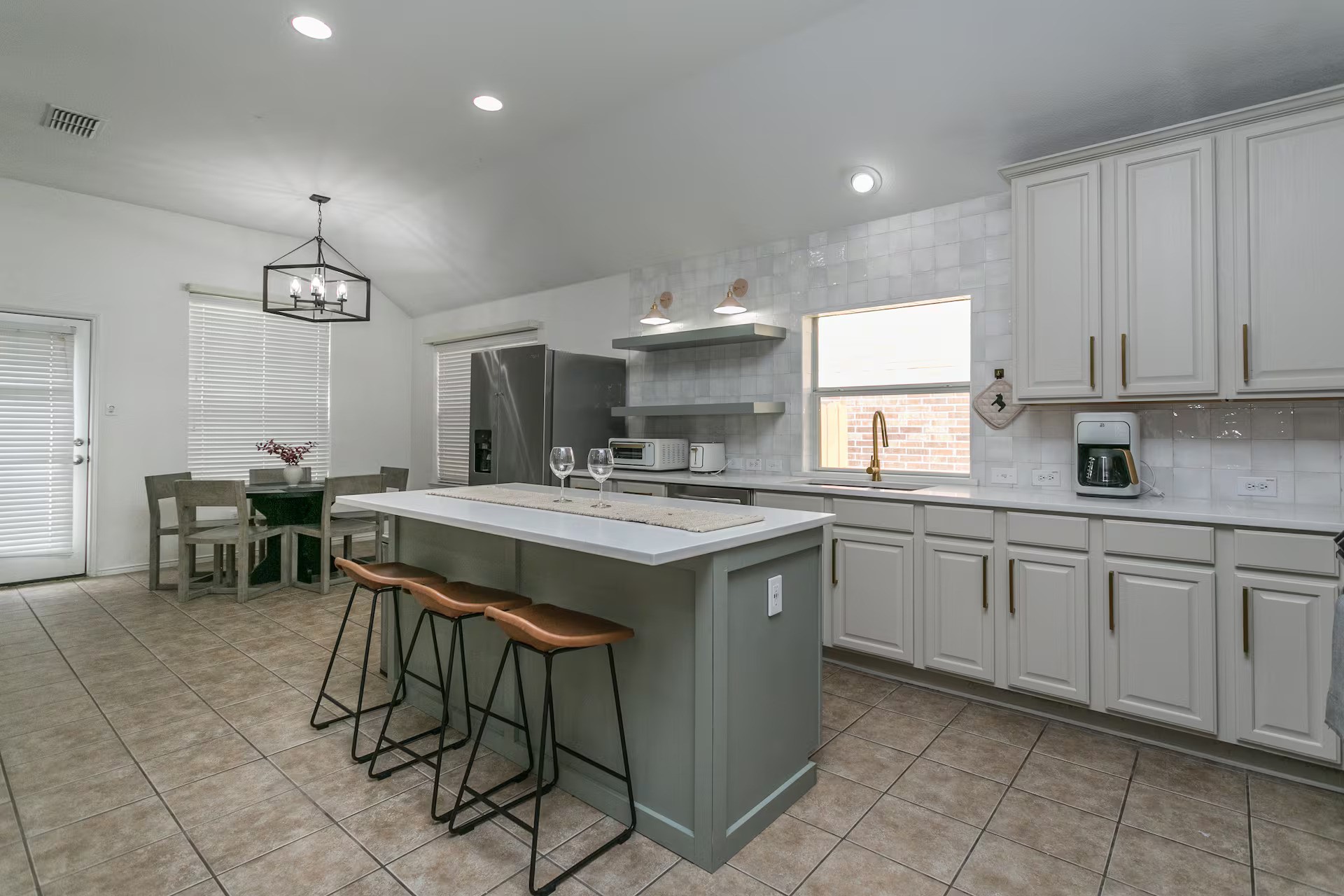 2615 Fox Creek Trail Arlington TX 76017