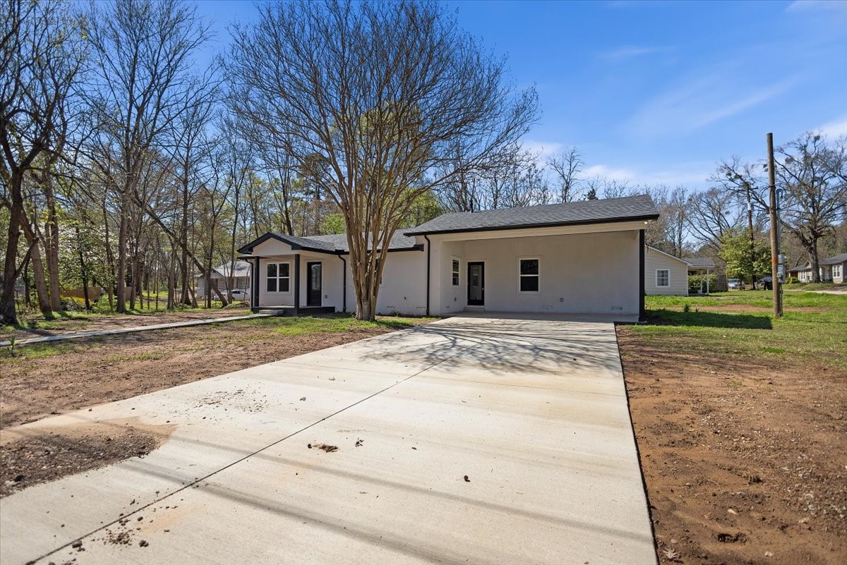 702 S Montgomery Street Gilmer TX 75644