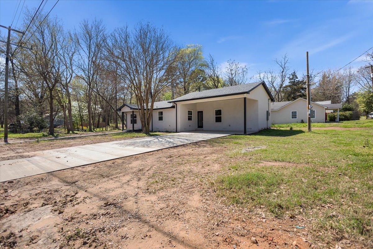 702 S Montgomery Street Gilmer TX 75644