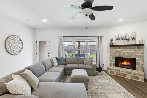 3205 Greenway Drive Burleson TX 76028