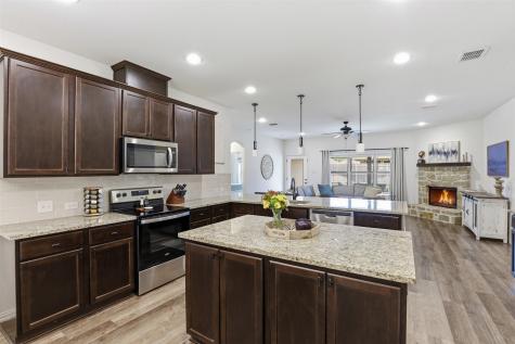 3205 Greenway Drive Burleson TX 76028
