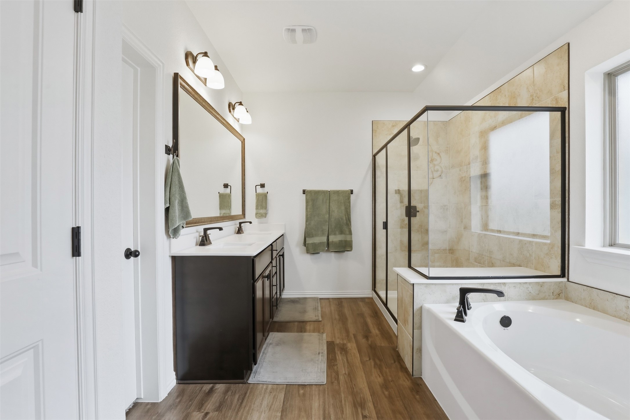 3205 Greenway Drive Burleson TX 76028