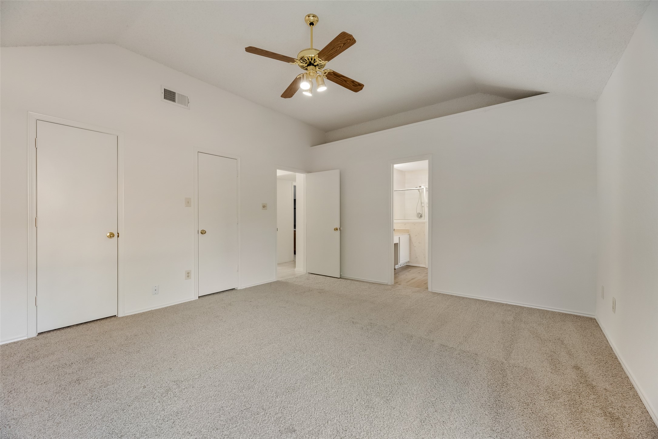 2871 Red Oak Drive Grand Prairie TX 75052
