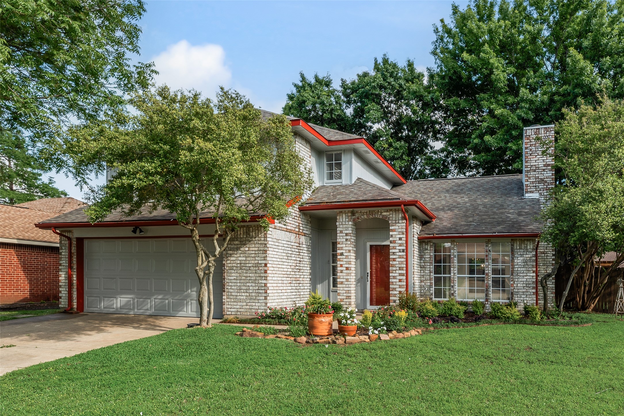 2871 Red Oak Drive Grand Prairie TX 75052