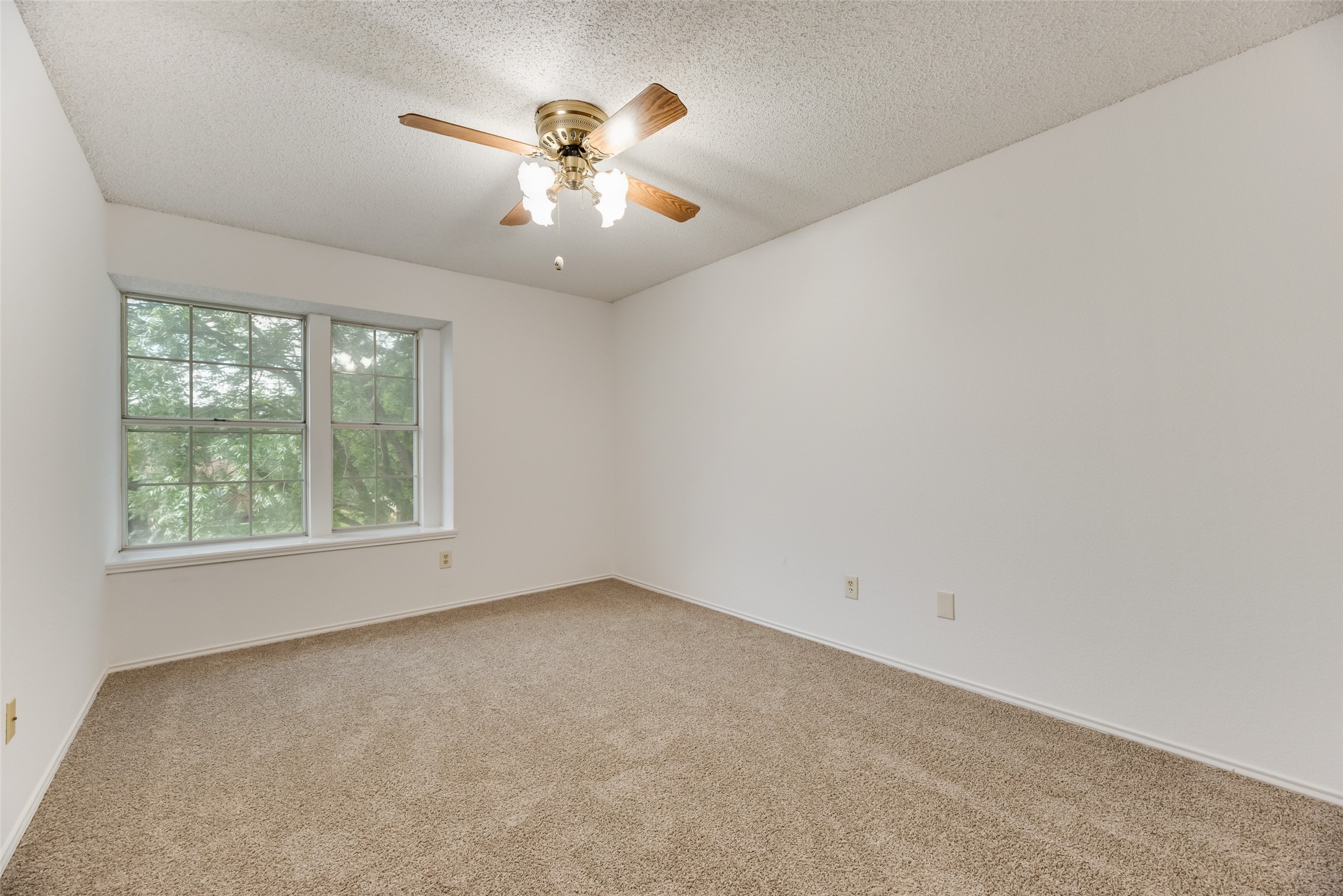 2871 Red Oak Drive Grand Prairie TX 75052