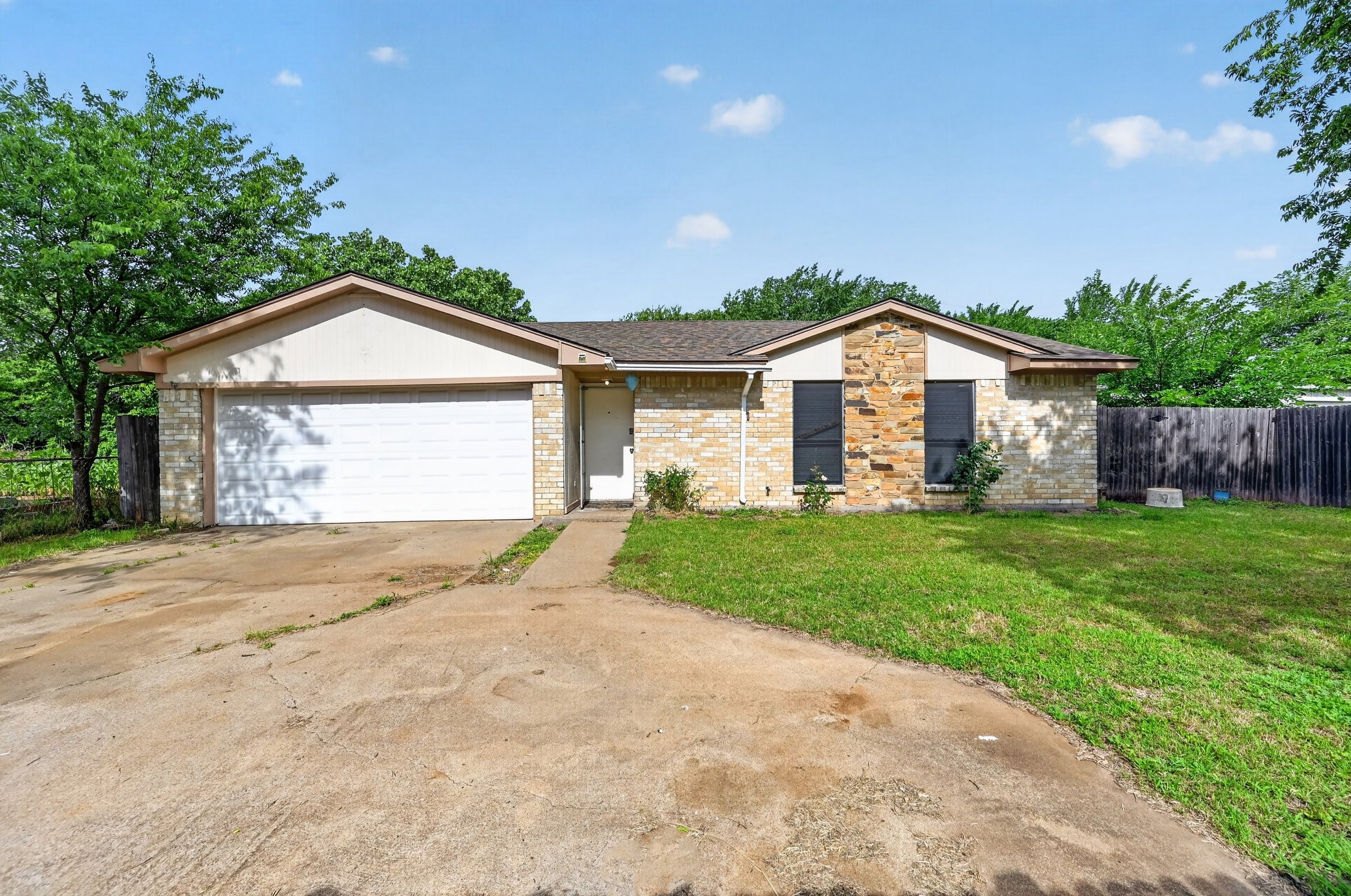 207 Water Lane Crowley TX 76036