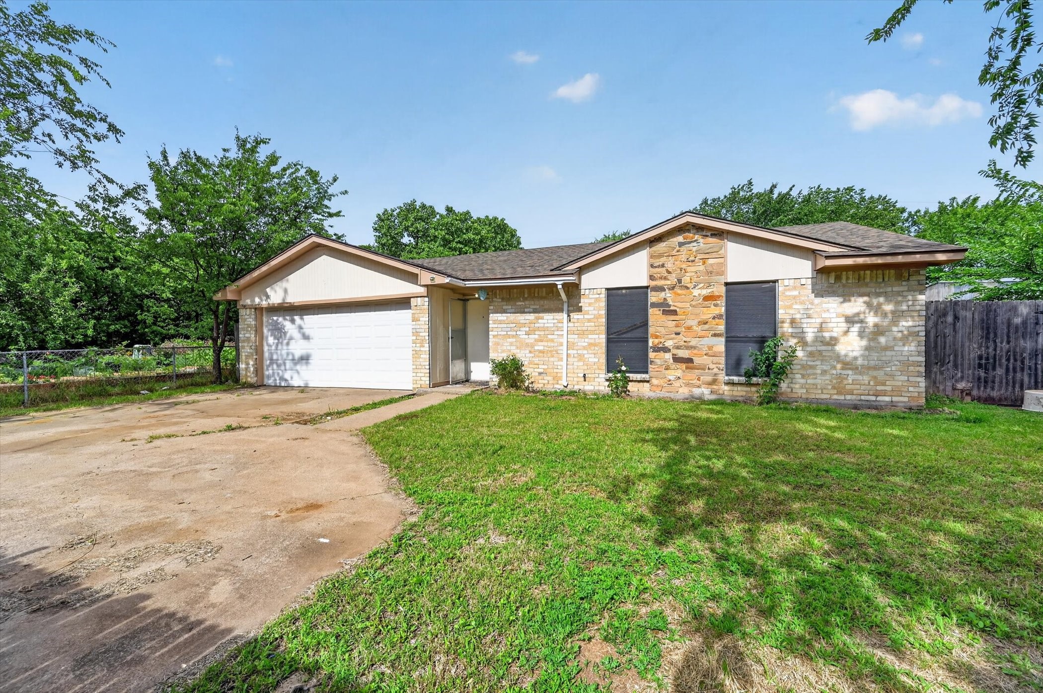 207 Water Lane Crowley TX 76036