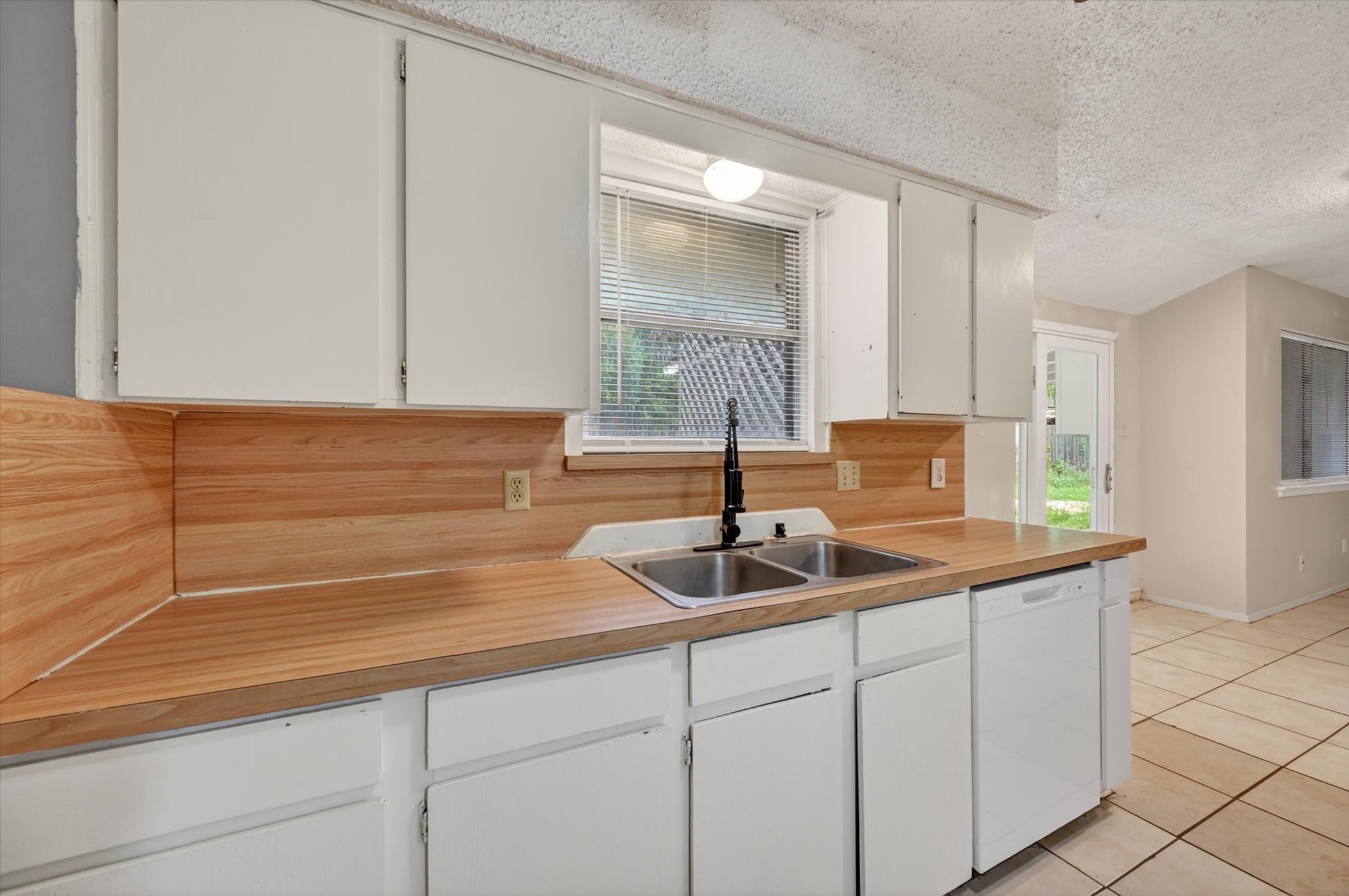 207 Water Lane Crowley TX 76036