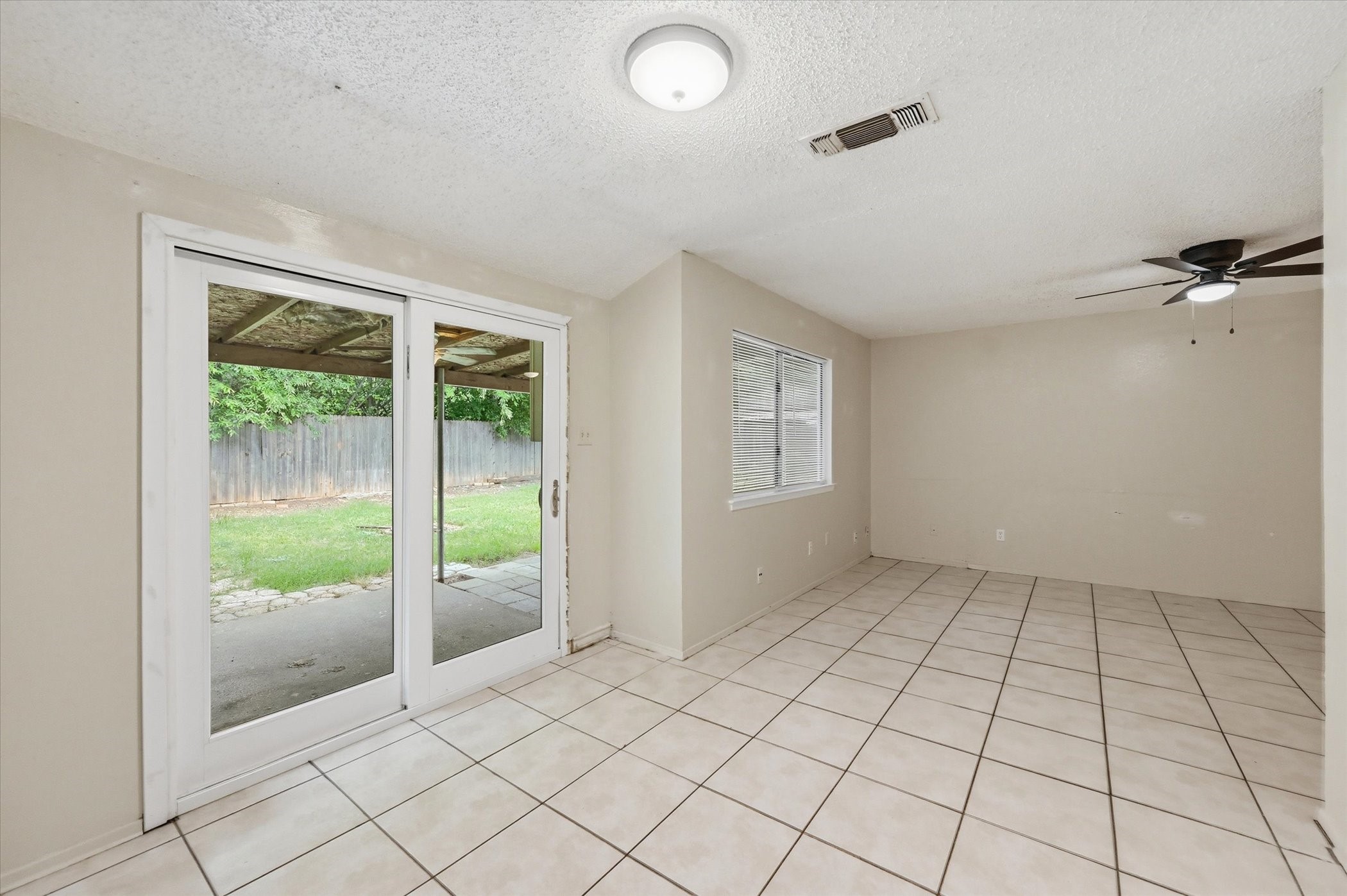 207 Water Lane Crowley TX 76036
