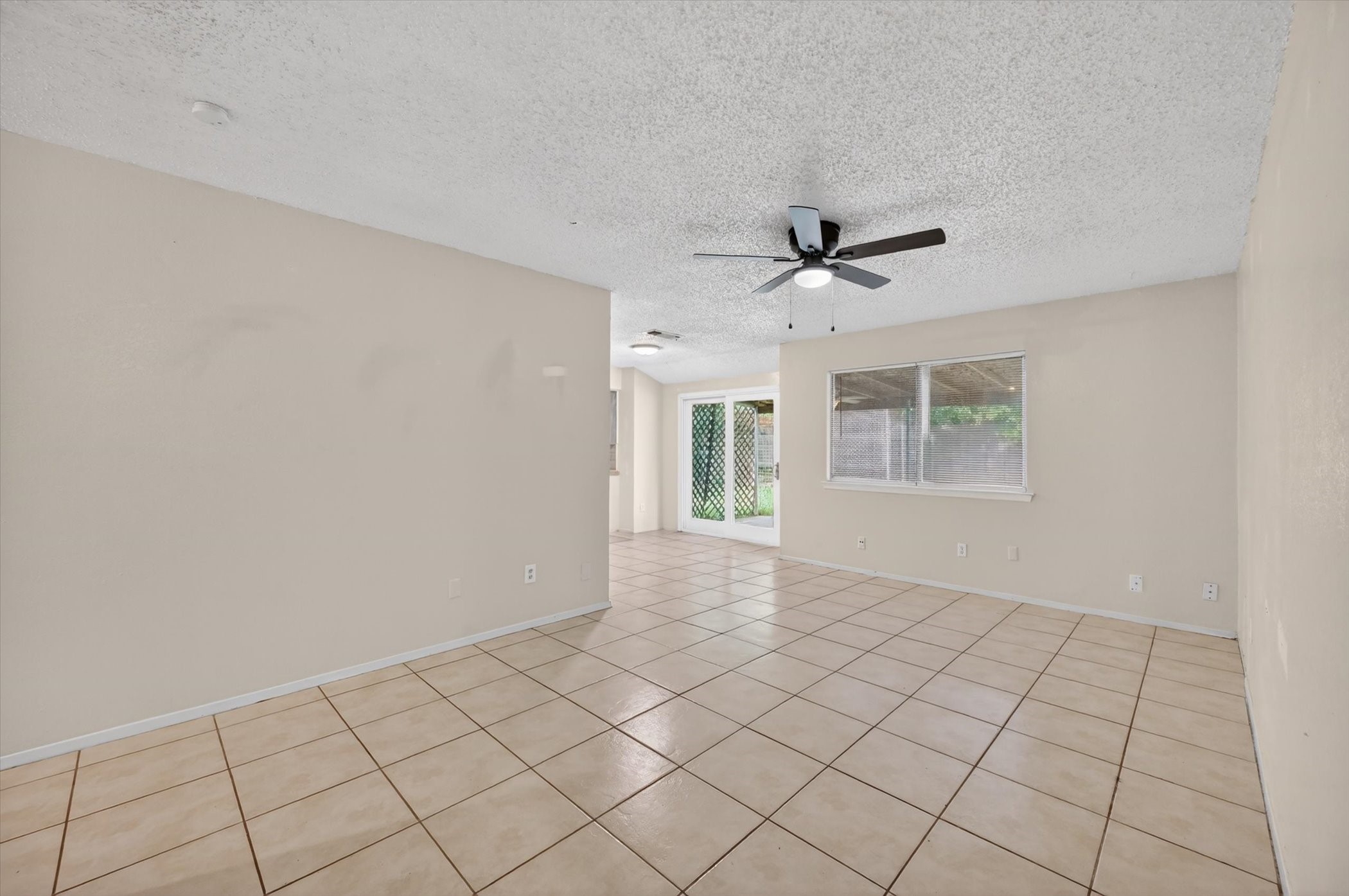 207 Water Lane Crowley TX 76036