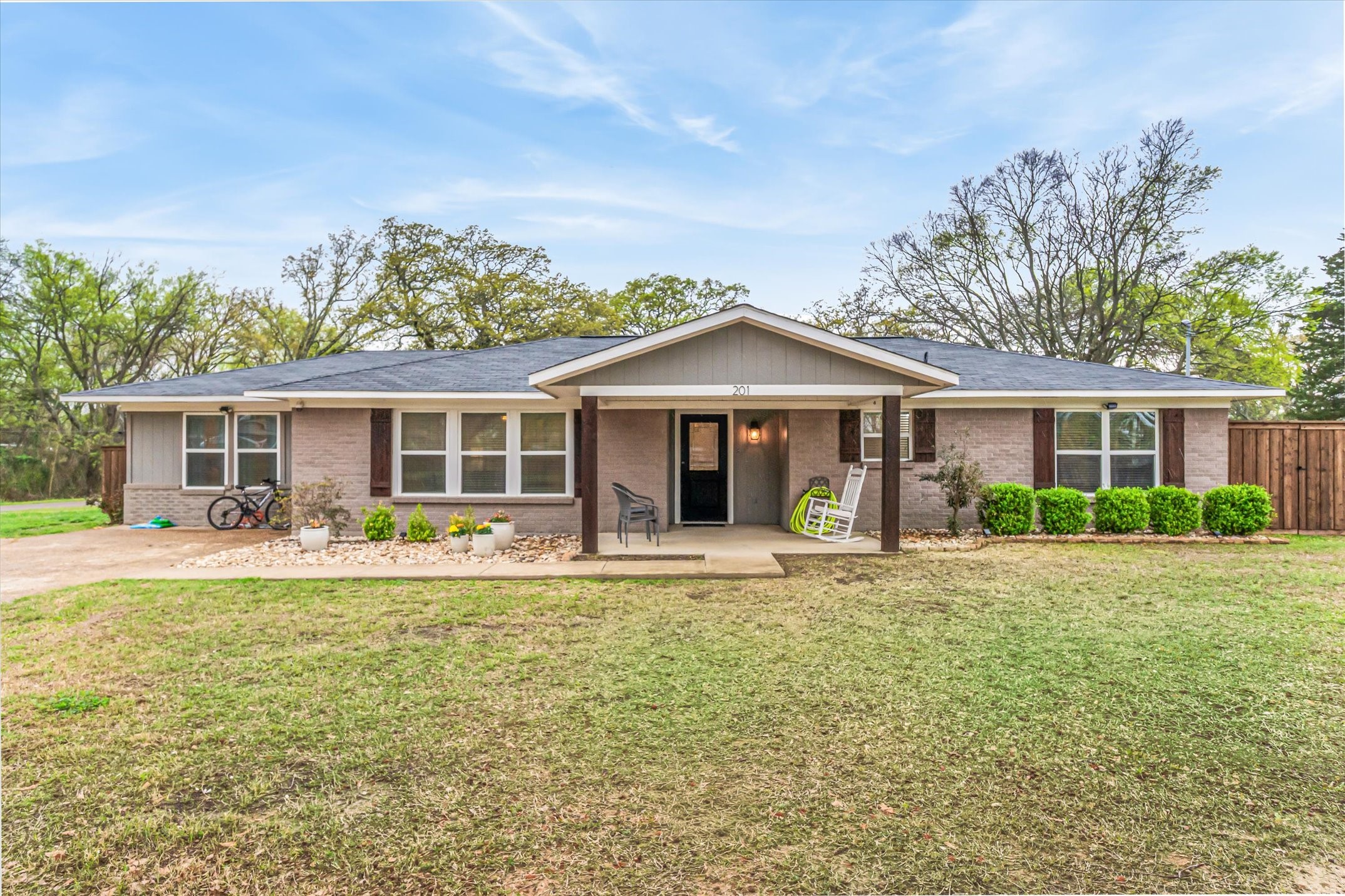 201 N Lamar Street Edgewood TX 75117