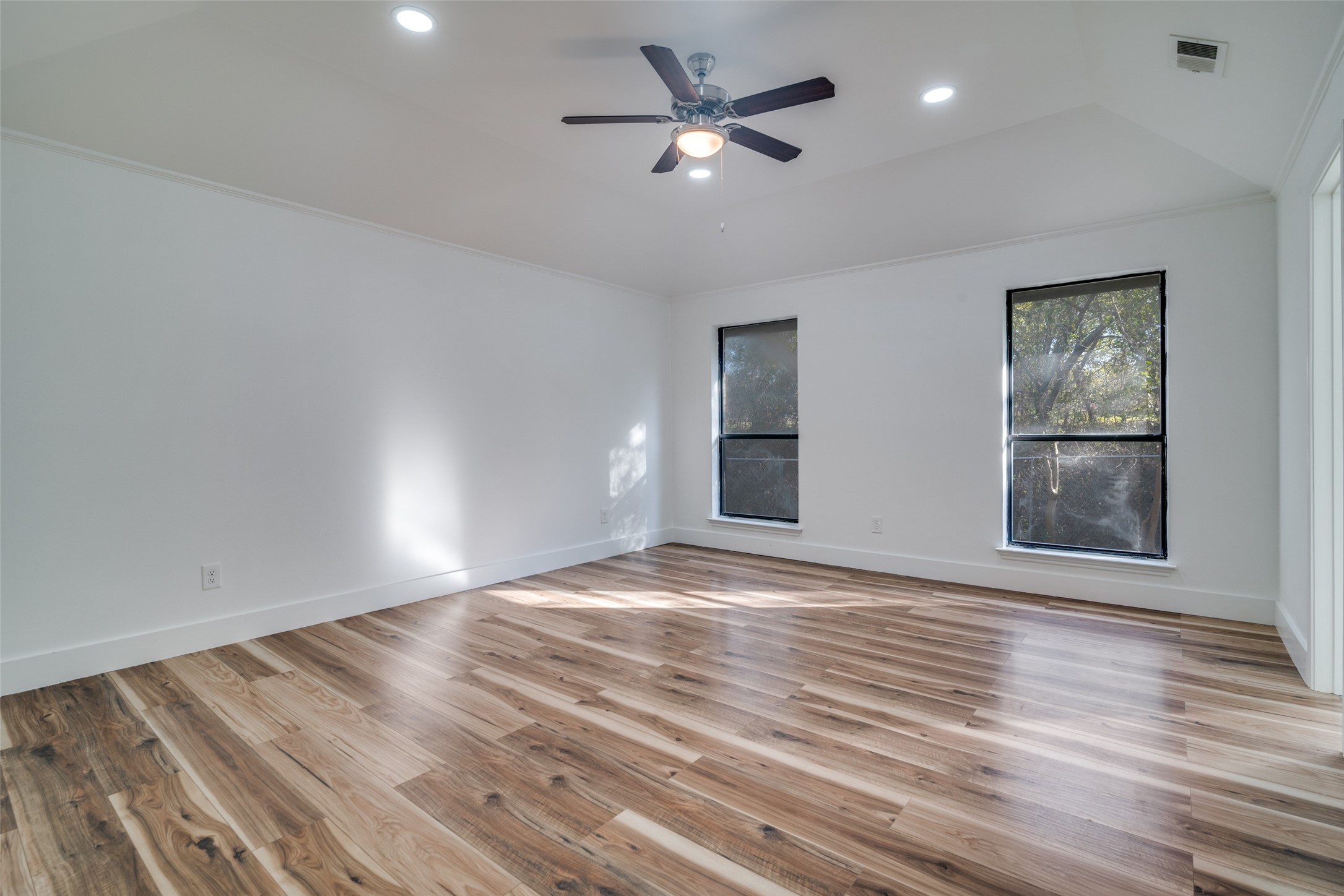 1502 Knob Hill Drive Garland TX 75043