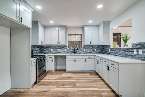 1502 Knob Hill Drive Garland TX 75043