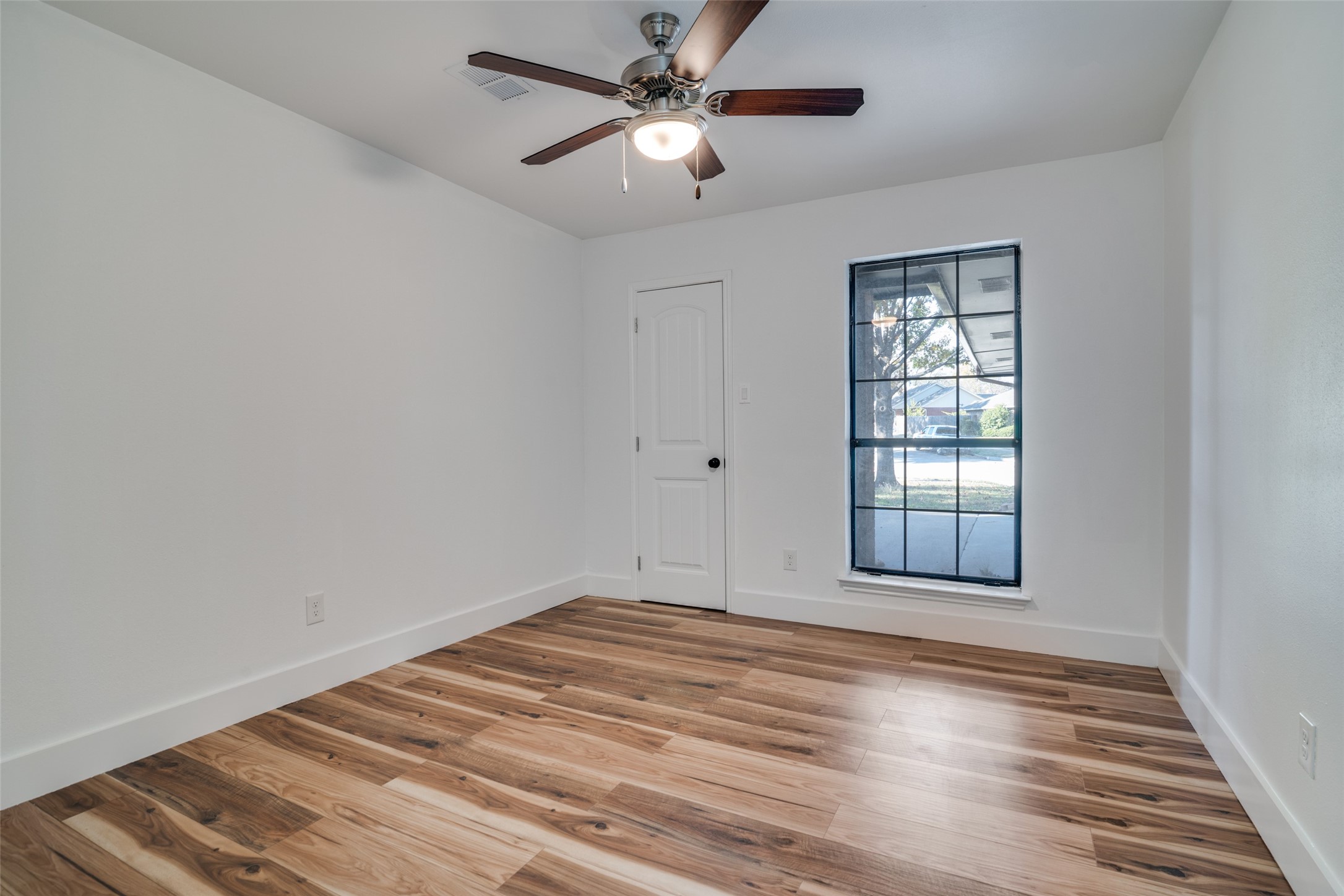 1502 Knob Hill Drive Garland TX 75043
