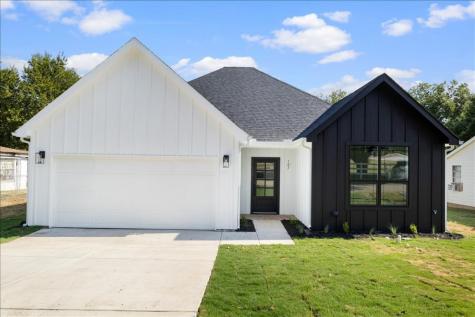 107 W Arnold Street Granbury TX 76048