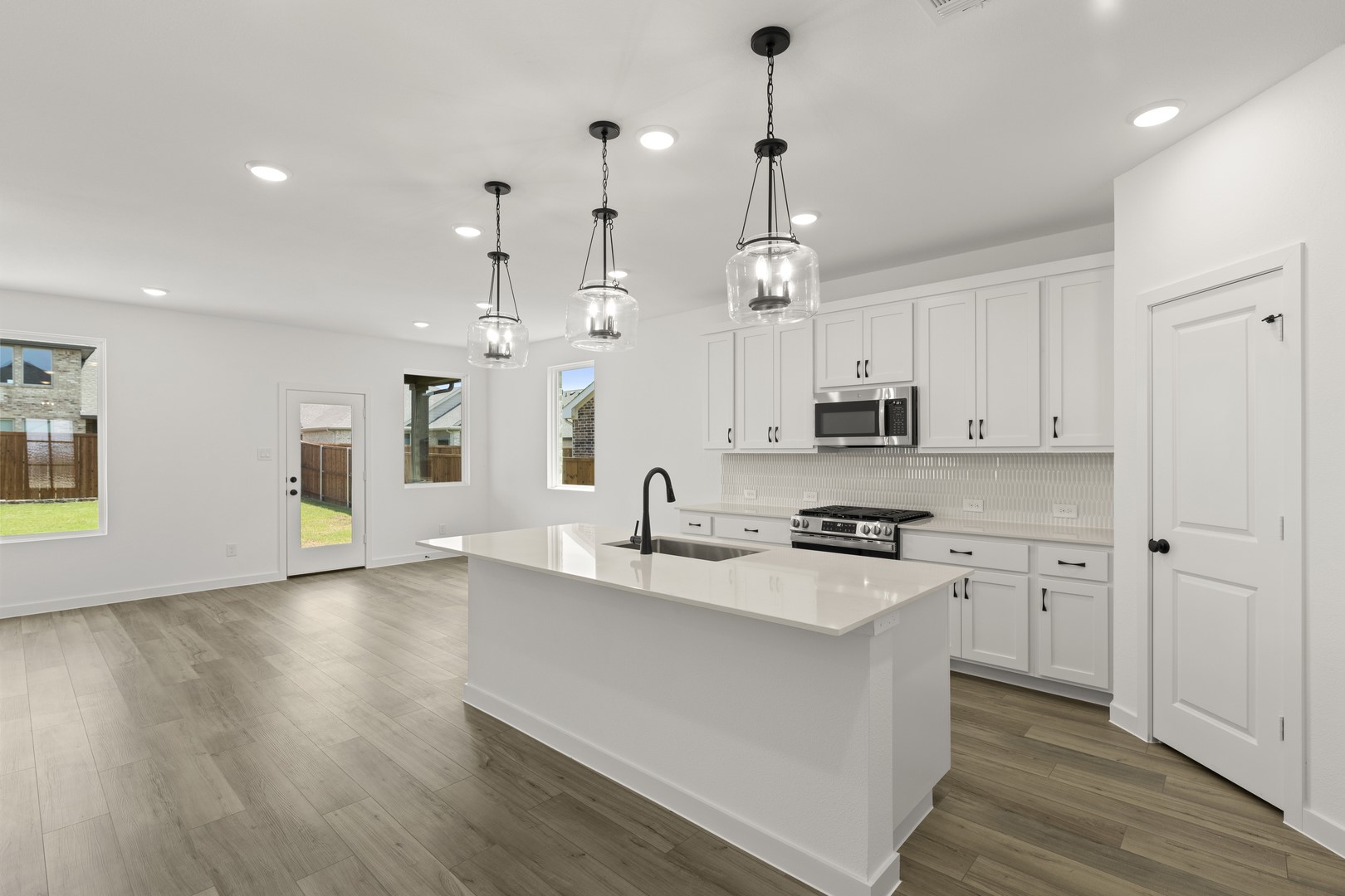 1328 Parkdale Street Forney TX 75126