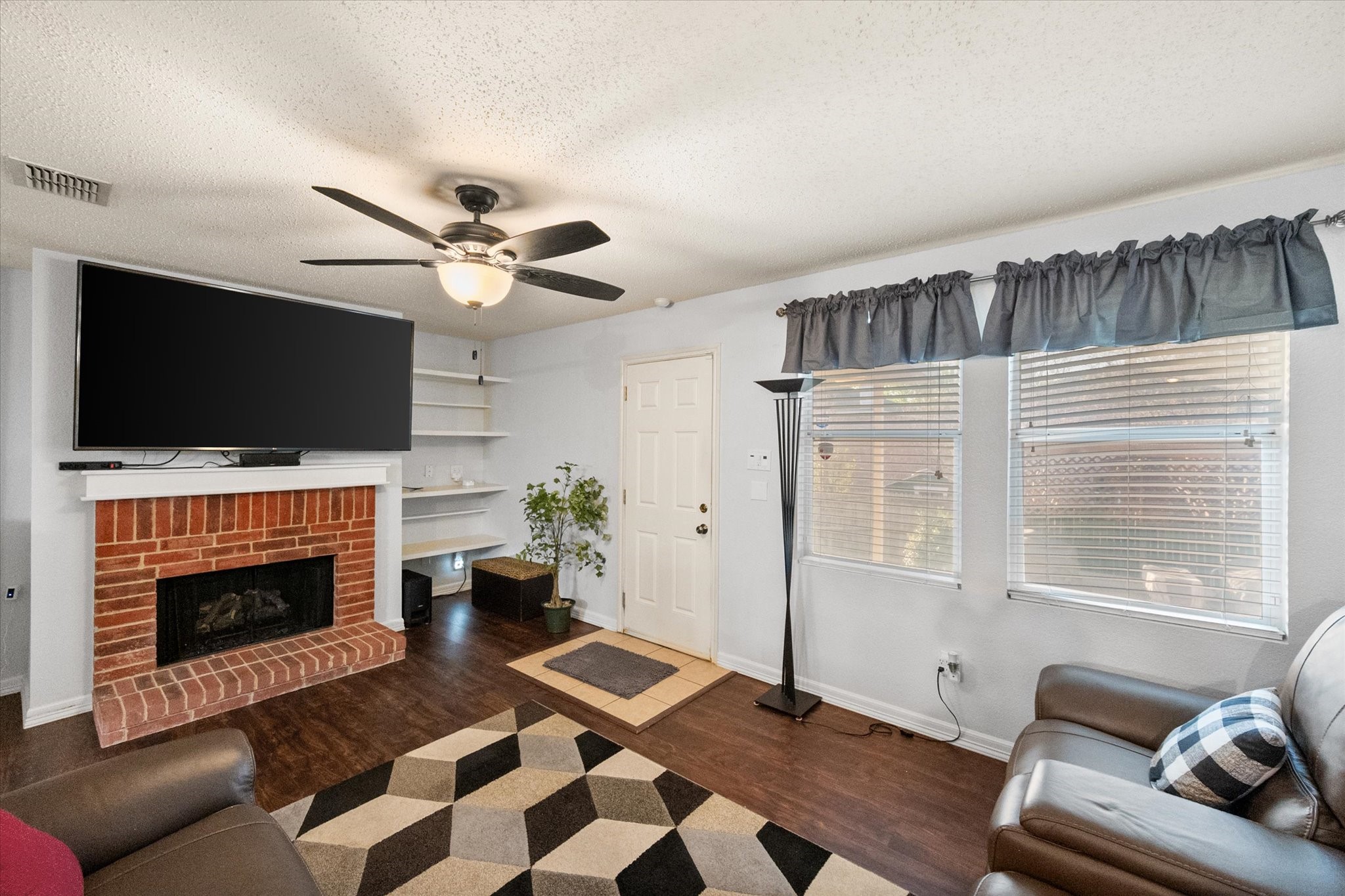 608 Flooded Gum Street Arlington TX 76002