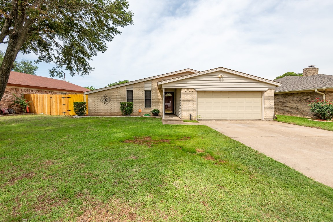 1929 Creek Wood Court Irving TX 75060