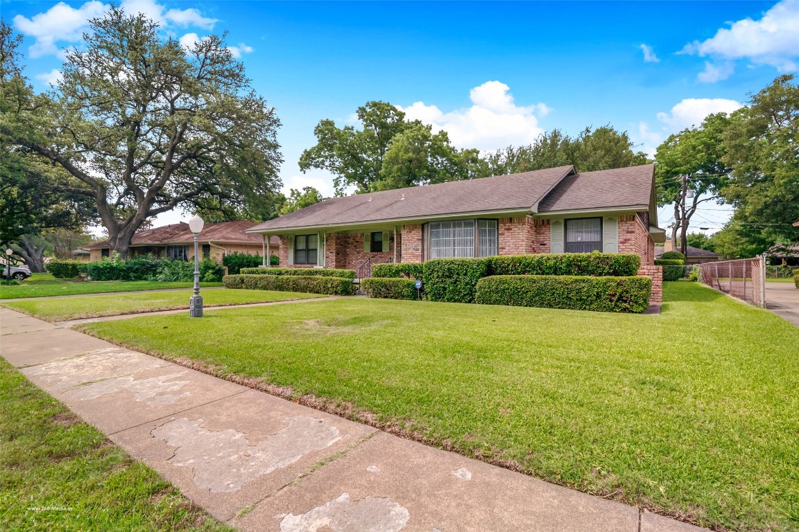 1905 Robin Lane Garland TX 75042