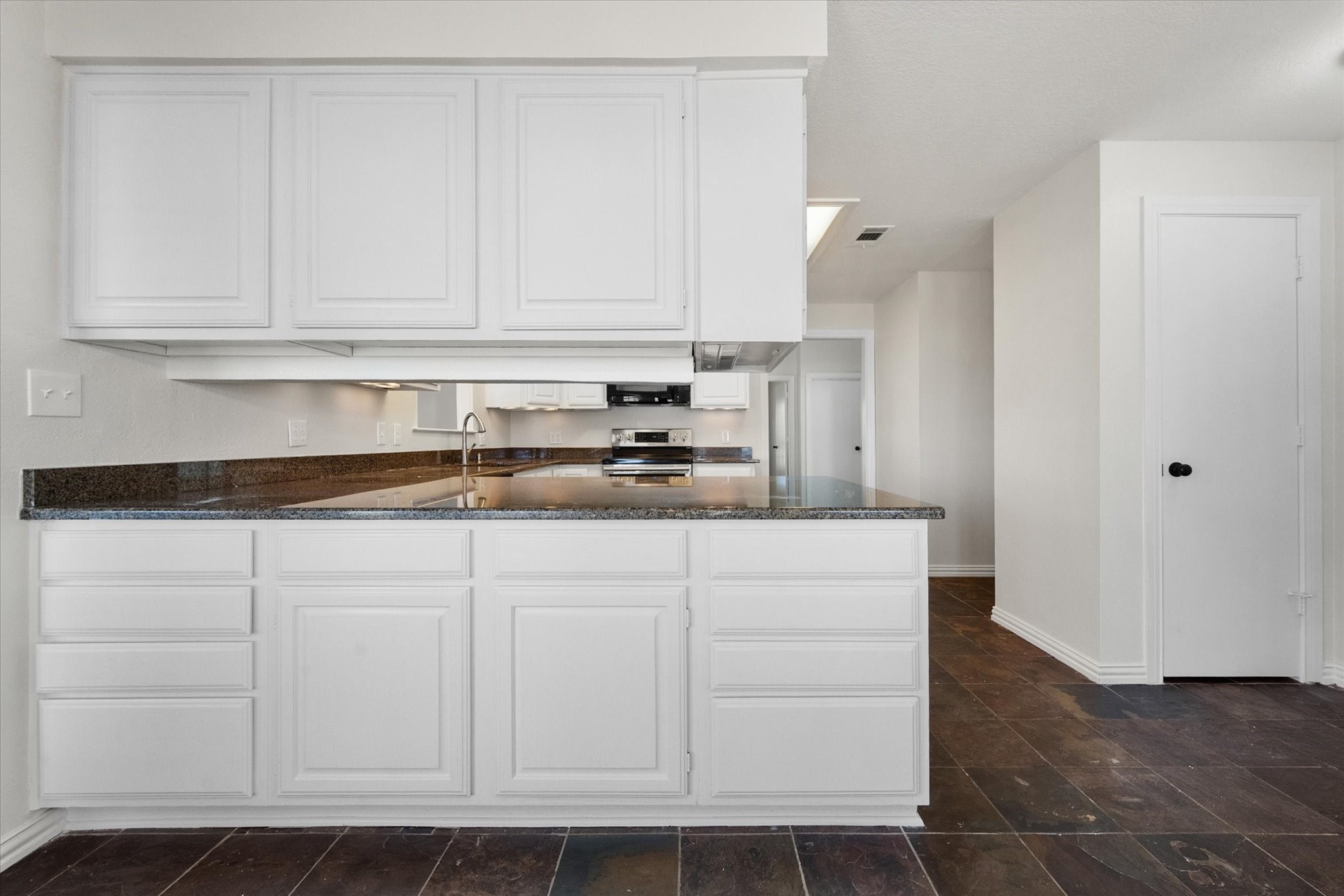 1105 E Highland Road Oak Leaf TX 75154