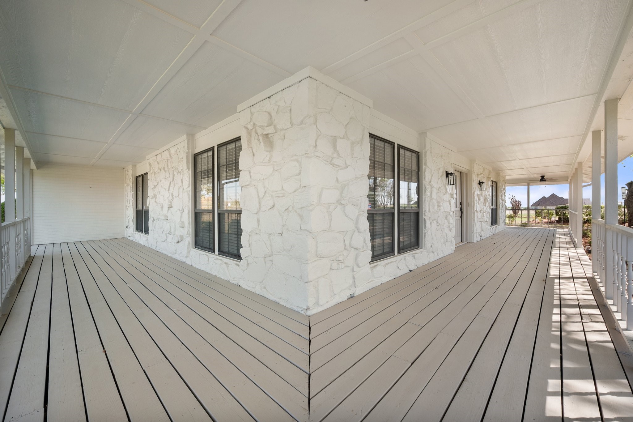 1105 E Highland Road Oak Leaf TX 75154