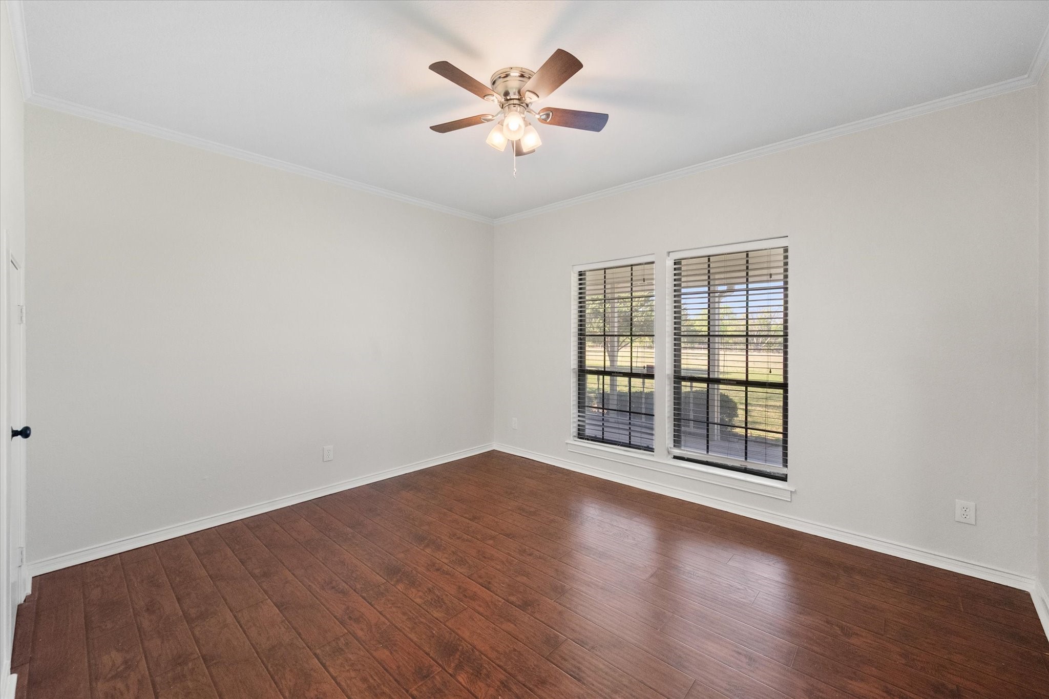 1105 E Highland Road Oak Leaf TX 75154